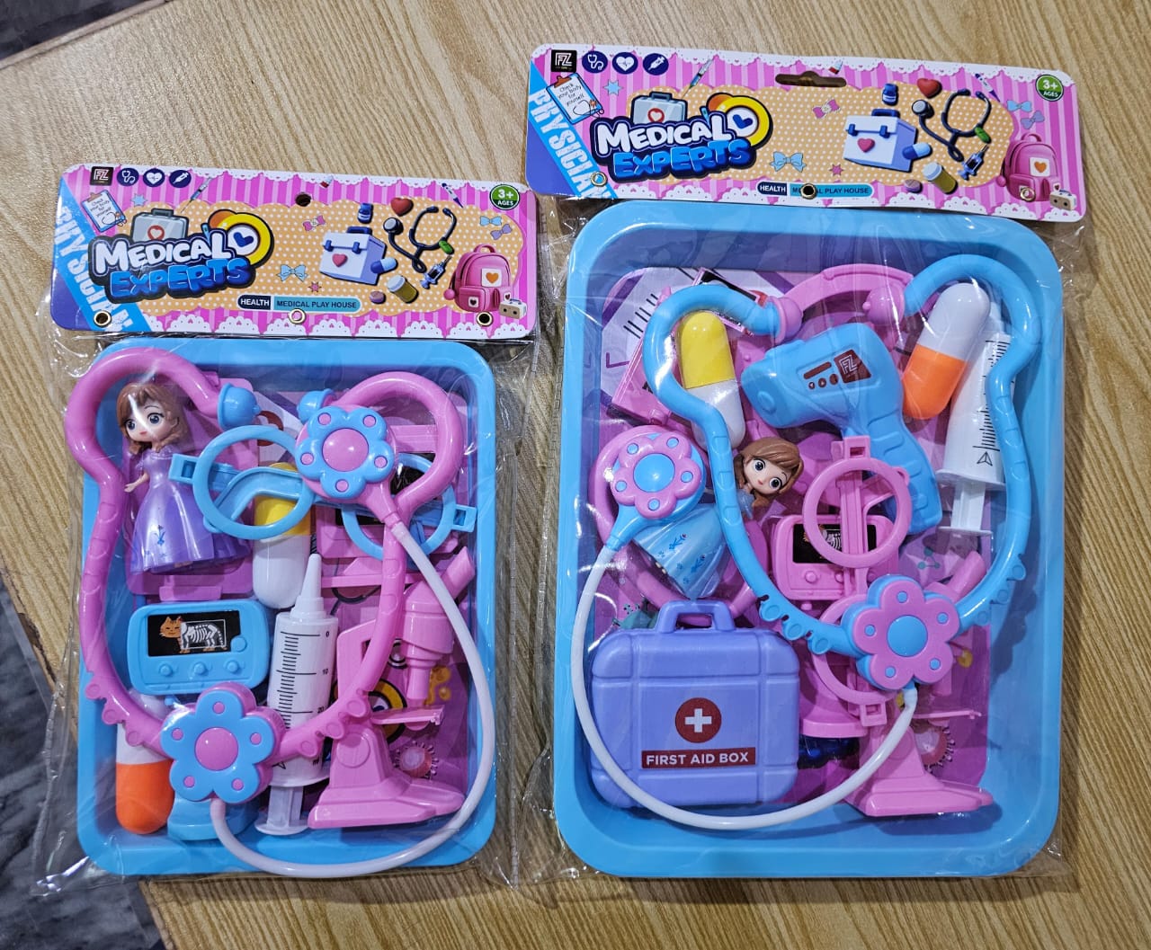 Doctor toy set 999A and 999B